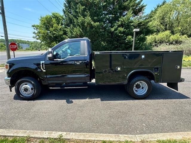 Ford Super Duty F-350 DRW XLT 4WD Reg Cab 145" WB 60" CA 2021