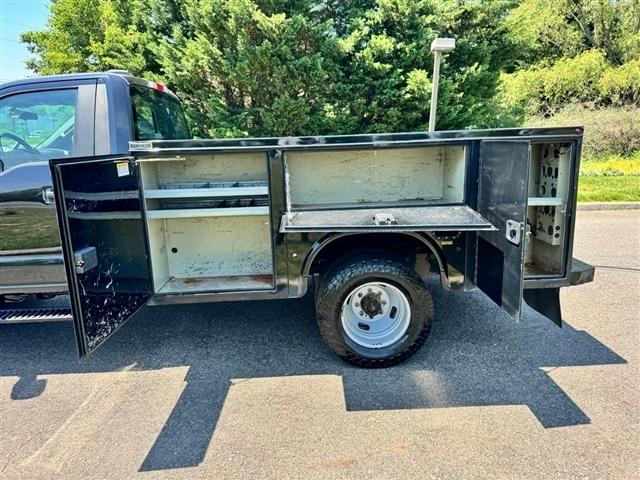 Ford Super Duty F-350 DRW XLT 4WD Reg Cab 145" WB 60" CA 2021