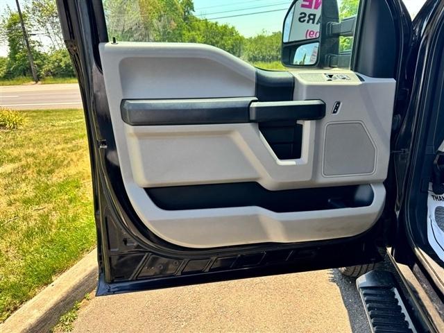Ford Super Duty F-350 DRW XLT 4WD Reg Cab 145" WB 60" CA 2021