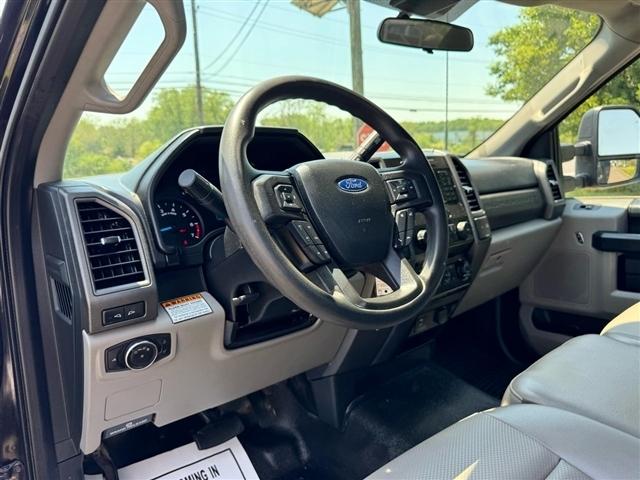 Ford Super Duty F-350 DRW XLT 4WD Reg Cab 145" WB 60" CA 2021