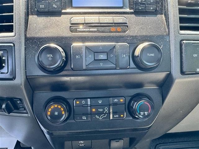 Ford Super Duty F-350 DRW XLT 4WD Reg Cab 145" WB 60" CA 2021