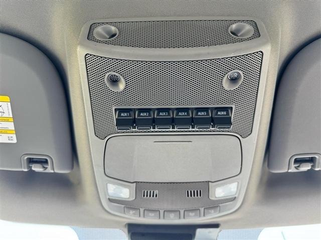 Ford Super Duty F-350 DRW XLT 4WD Reg Cab 145" WB 60" CA 2021