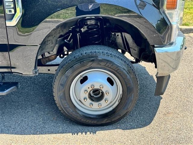 Ford Super Duty F-350 DRW XLT 4WD Reg Cab 145" WB 60" CA 2021