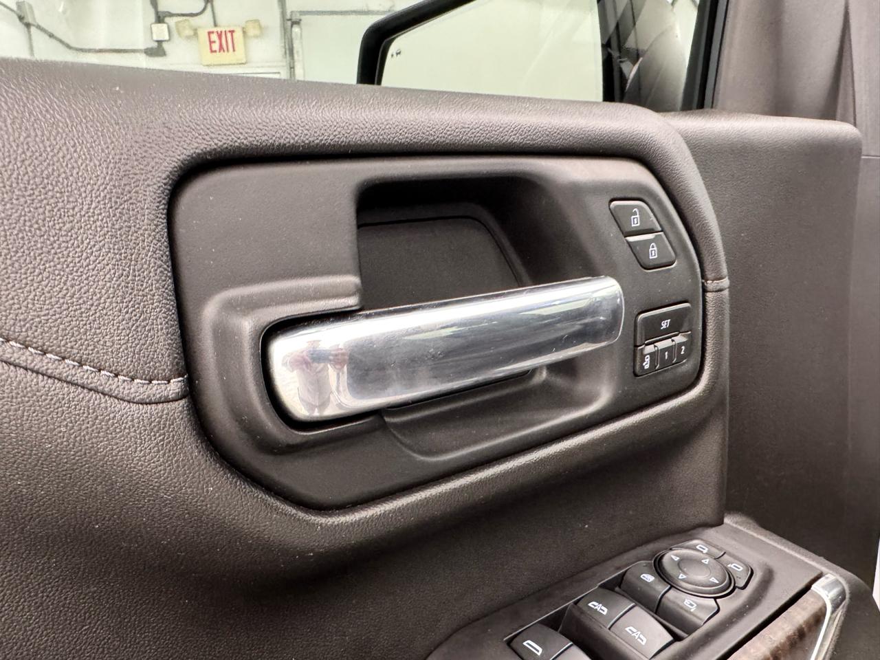 GMC Sierra 1500 4WD Crew Cab 147" Denali 2019