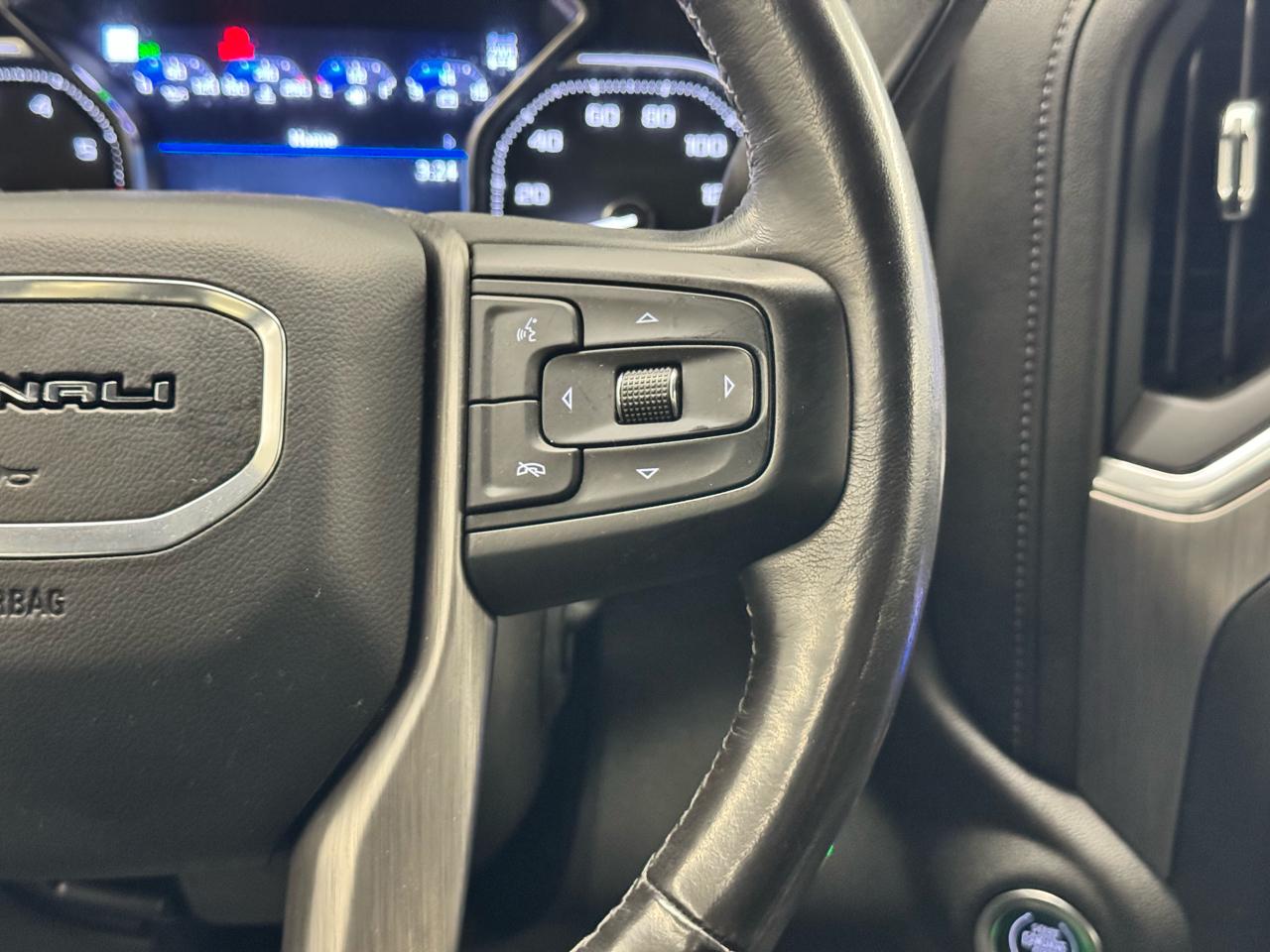 GMC Sierra 1500 4WD Crew Cab 147" Denali 2019