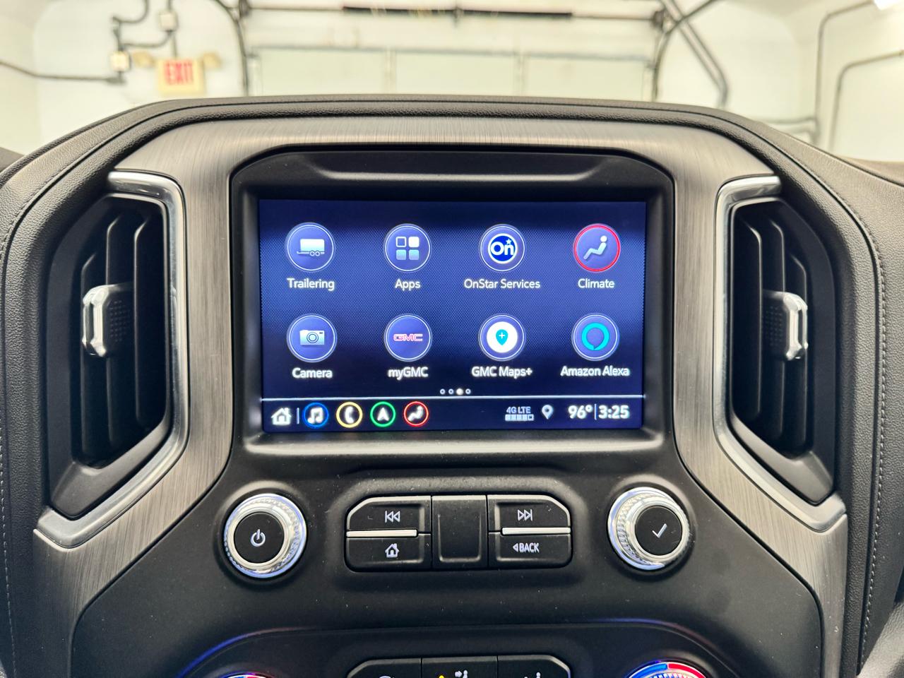 GMC Sierra 1500 4WD Crew Cab 147" Denali 2019