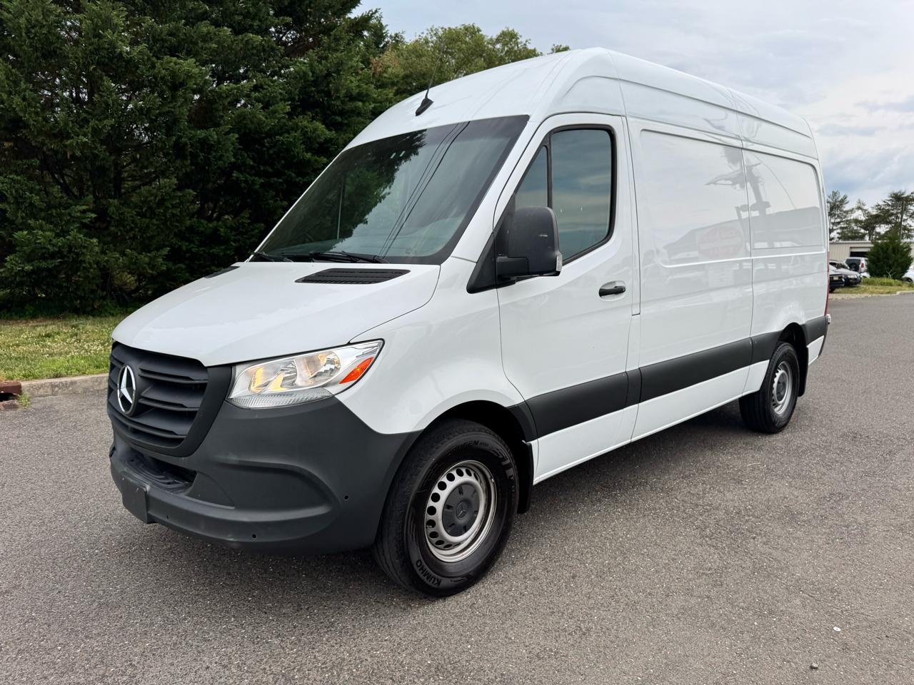 Mercedes-Benz Sprinter Cargo Van 2500 Standard Roof I4 Diesel 144" RWD 2023