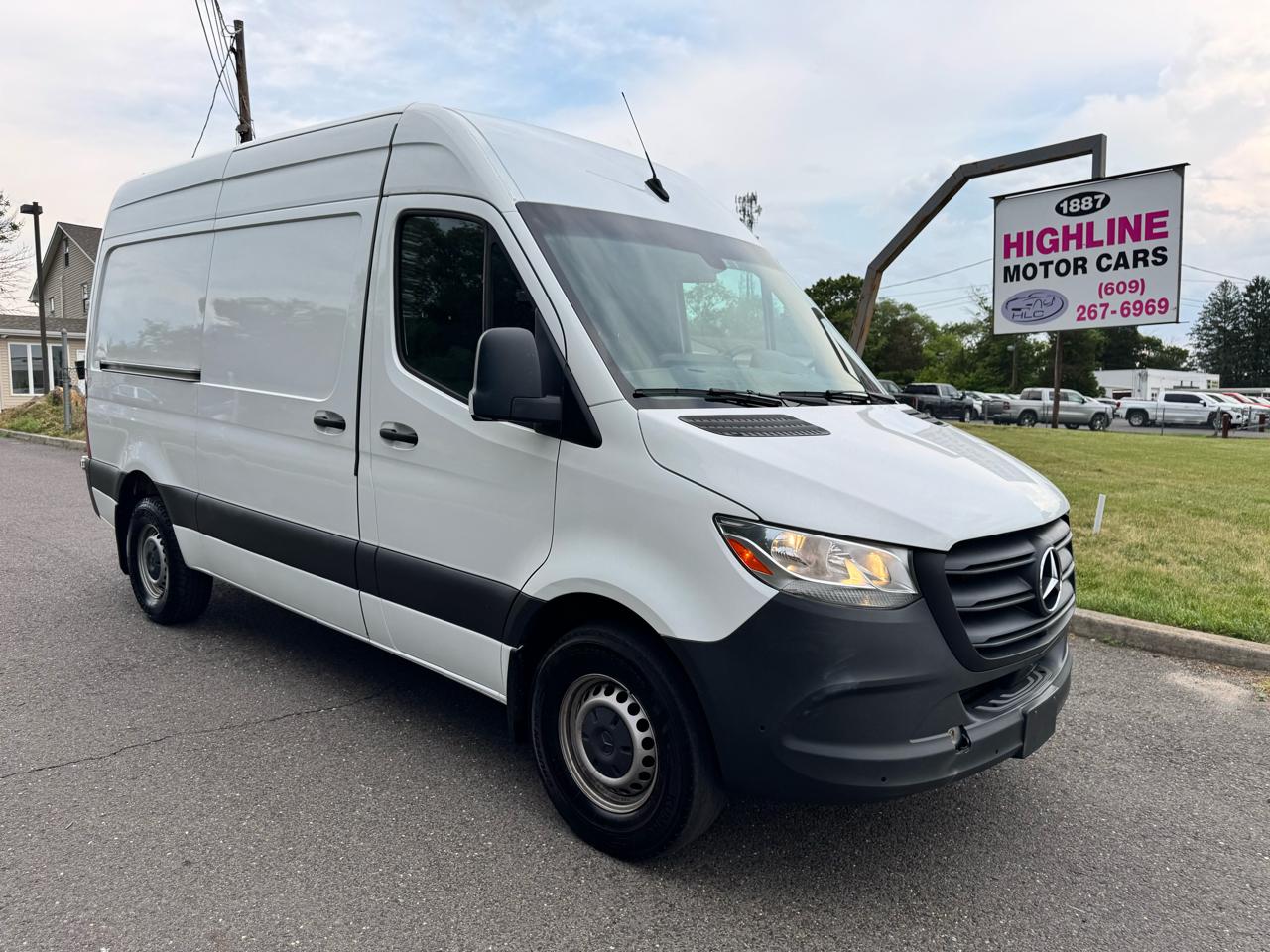 Mercedes-Benz Sprinter Cargo Van 2500 Standard Roof I4 Diesel 144" RWD 2023
