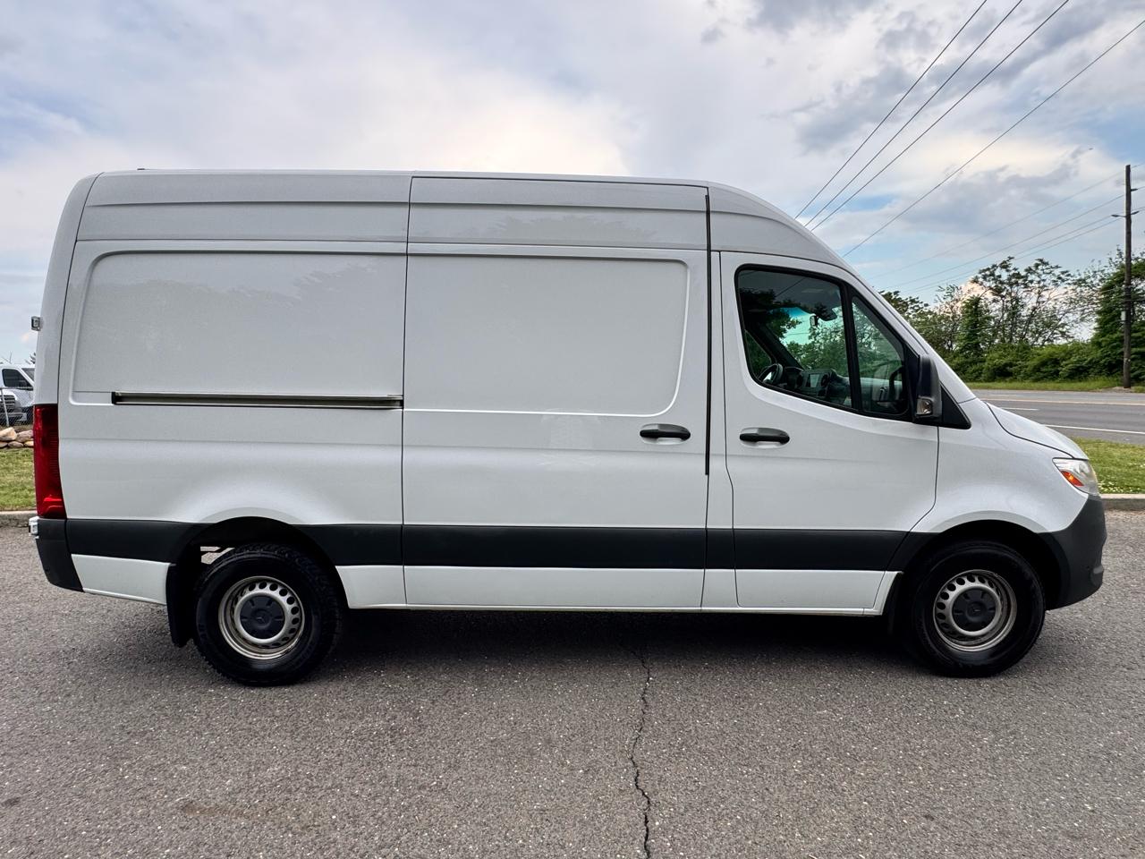 Mercedes-Benz Sprinter Cargo Van 2500 Standard Roof I4 Diesel 144" RWD 2023