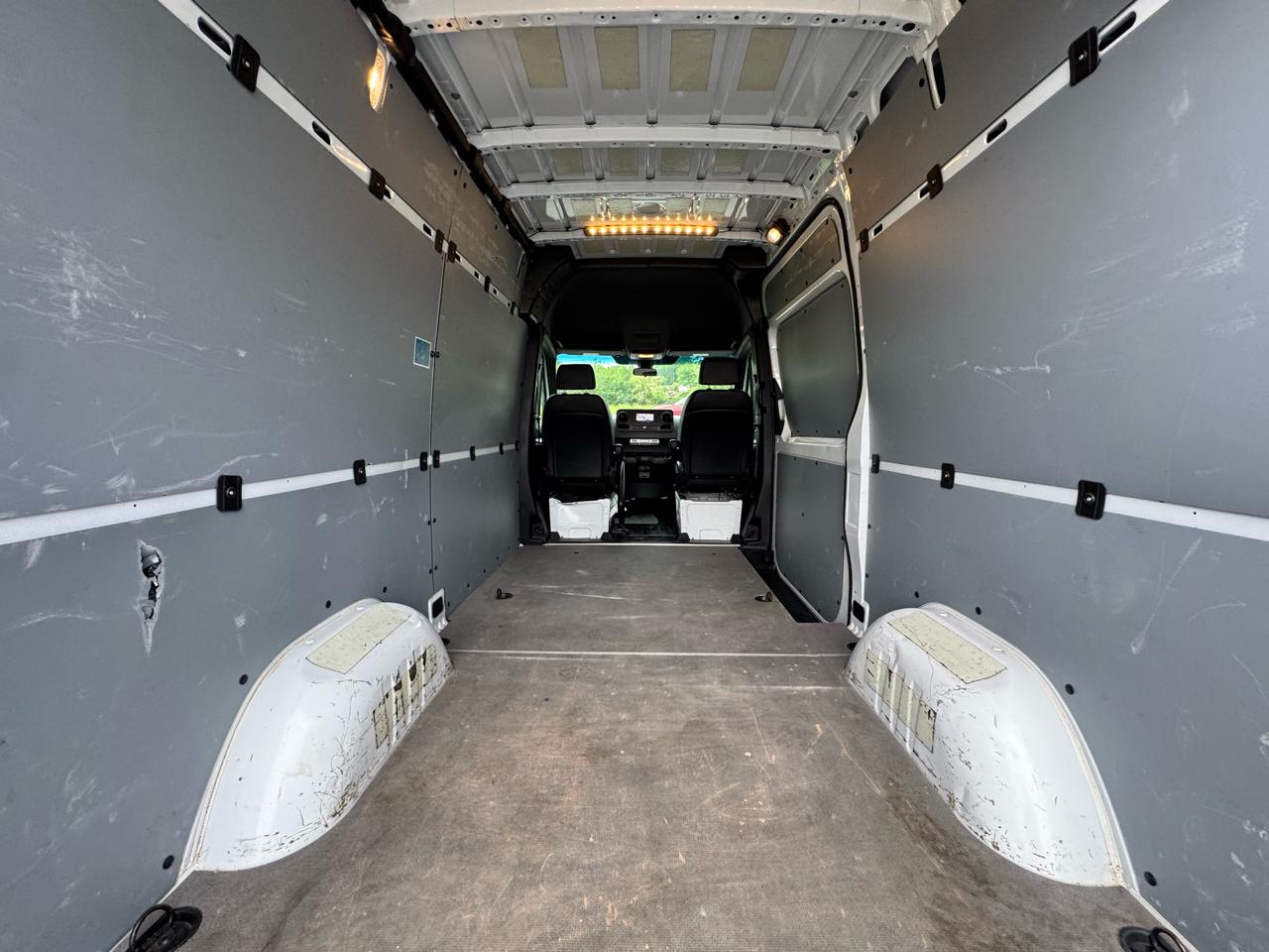 Mercedes-Benz Sprinter Cargo Van 2500 Standard Roof I4 Diesel 144" RWD 2023