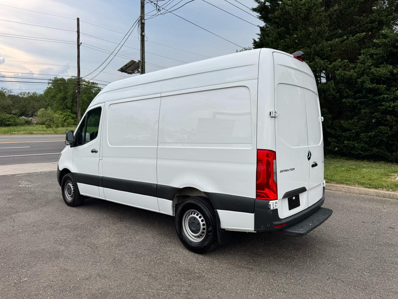 Mercedes-Benz Sprinter Cargo Van 2500 Standard Roof I4 Diesel 144" RWD 2023