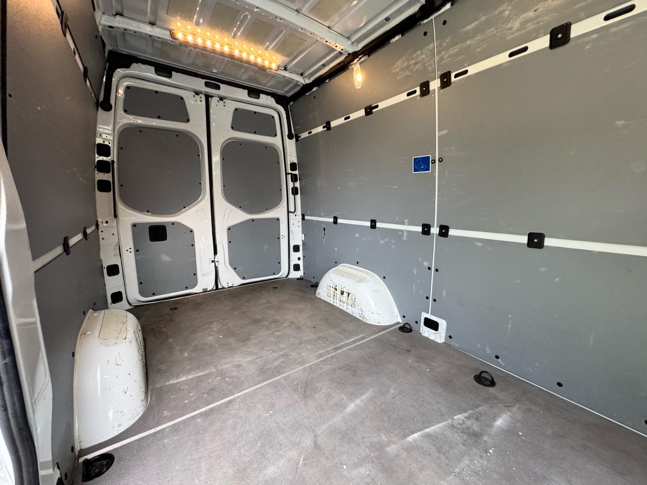 Mercedes-Benz Sprinter Cargo Van 2500 Standard Roof I4 Diesel 144" RWD 2023