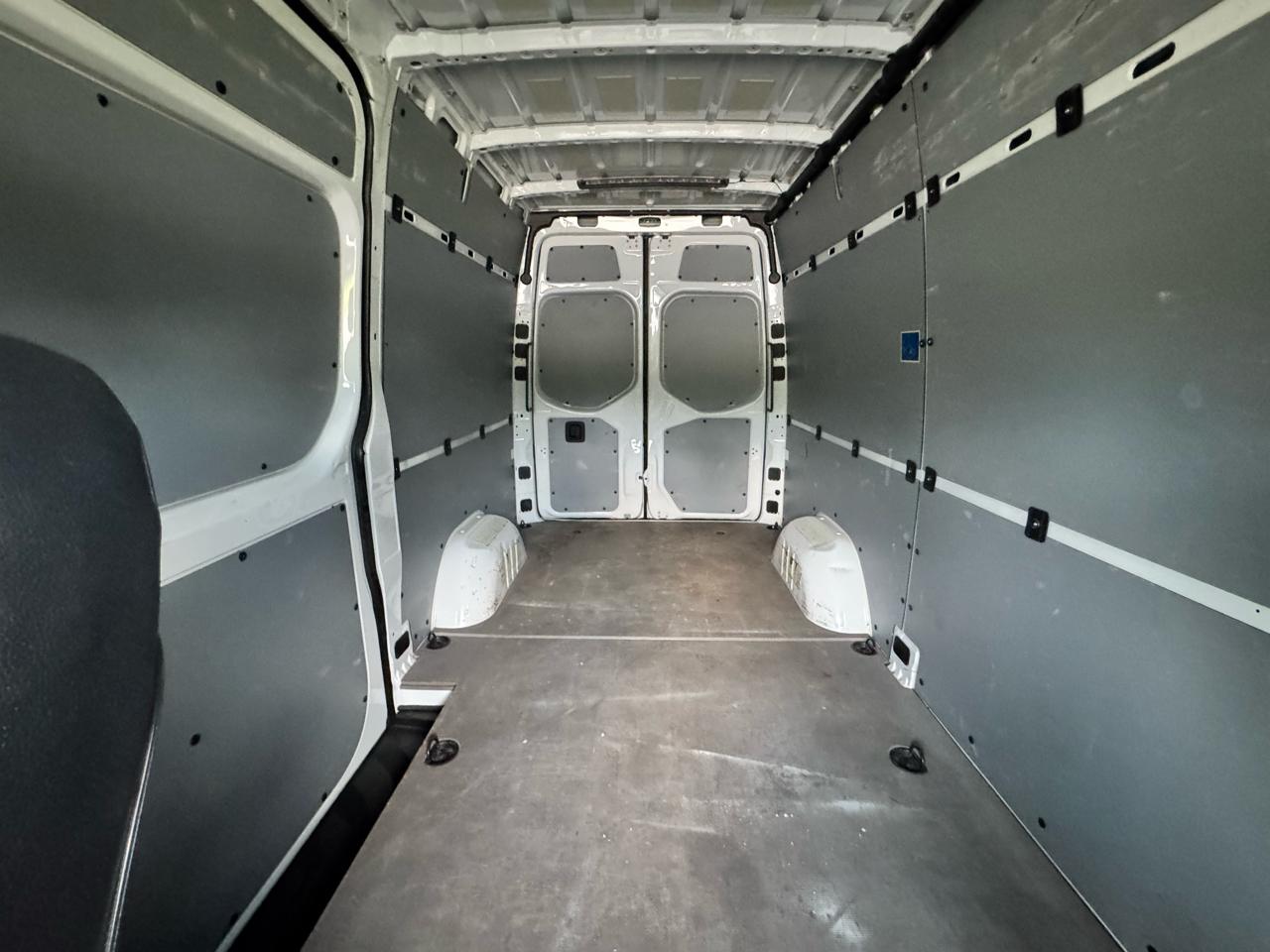 Mercedes-Benz Sprinter Cargo Van 2500 Standard Roof I4 Diesel 144" RWD 2023