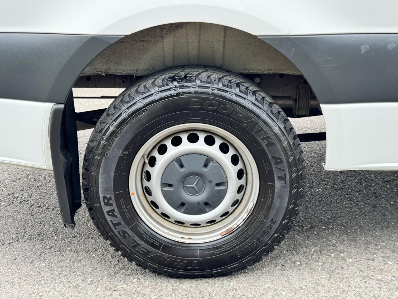 Mercedes-Benz Sprinter Cargo Van 2500 Standard Roof I4 Diesel 144" RWD 2023