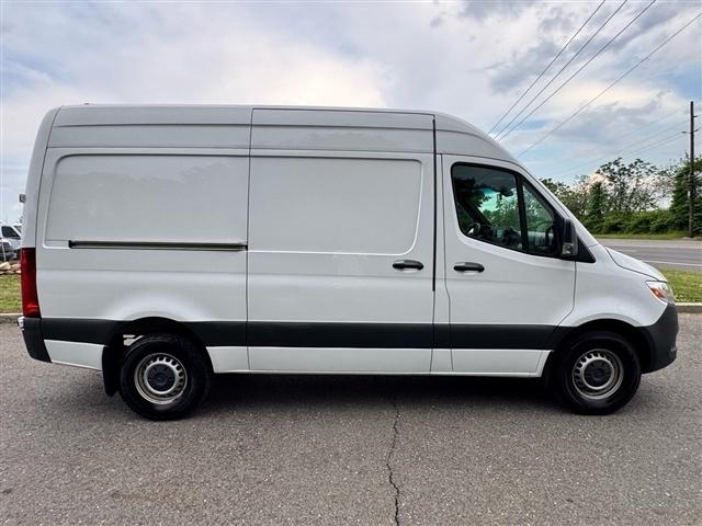 Mercedes-Benz Sprinter Cargo Van 2500 Standard Roof I4 Diesel 144" RWD 2023