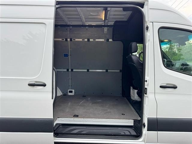 Mercedes-Benz Sprinter Cargo Van 2500 Standard Roof I4 Diesel 144" RWD 2023