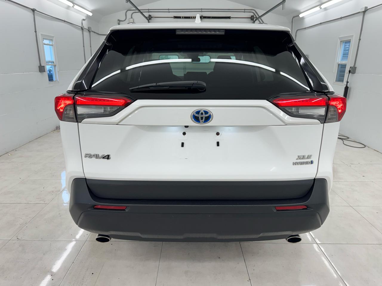Toyota RAV4 Hybrid XLE AWD (Natl) 2022