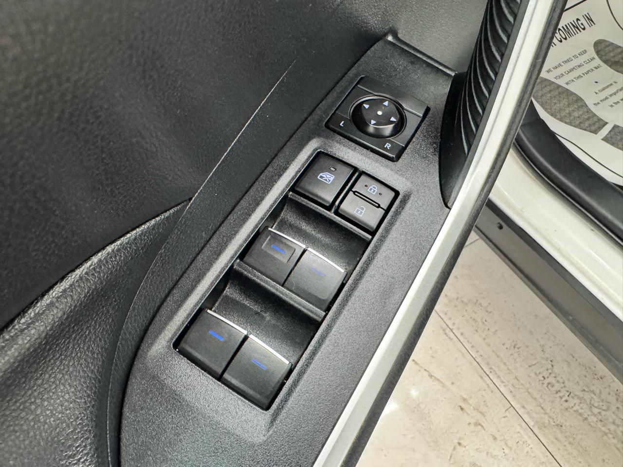 Toyota RAV4 Hybrid XLE AWD (Natl) 2022