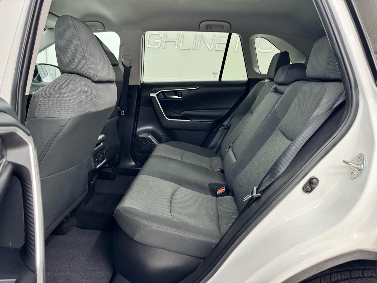 Toyota RAV4 Hybrid XLE AWD (Natl) 2022