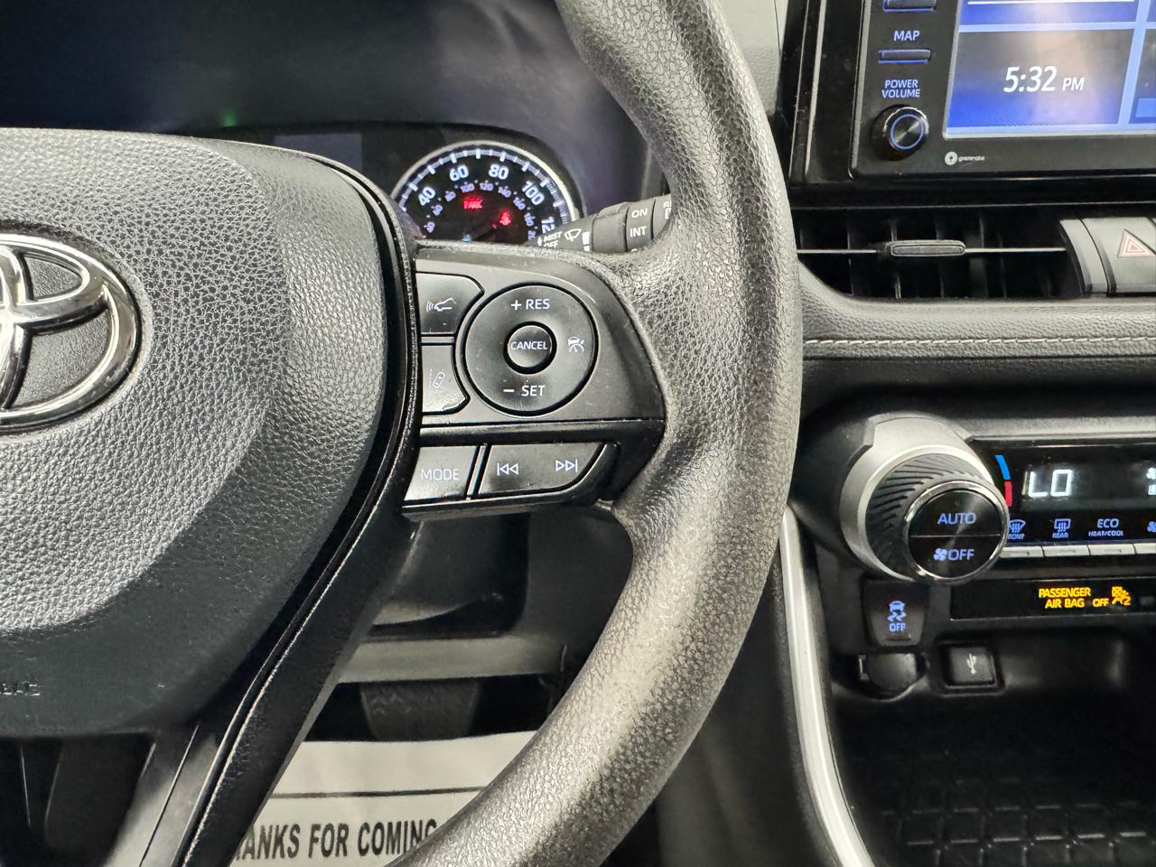 Toyota RAV4 Hybrid XLE AWD (Natl) 2022