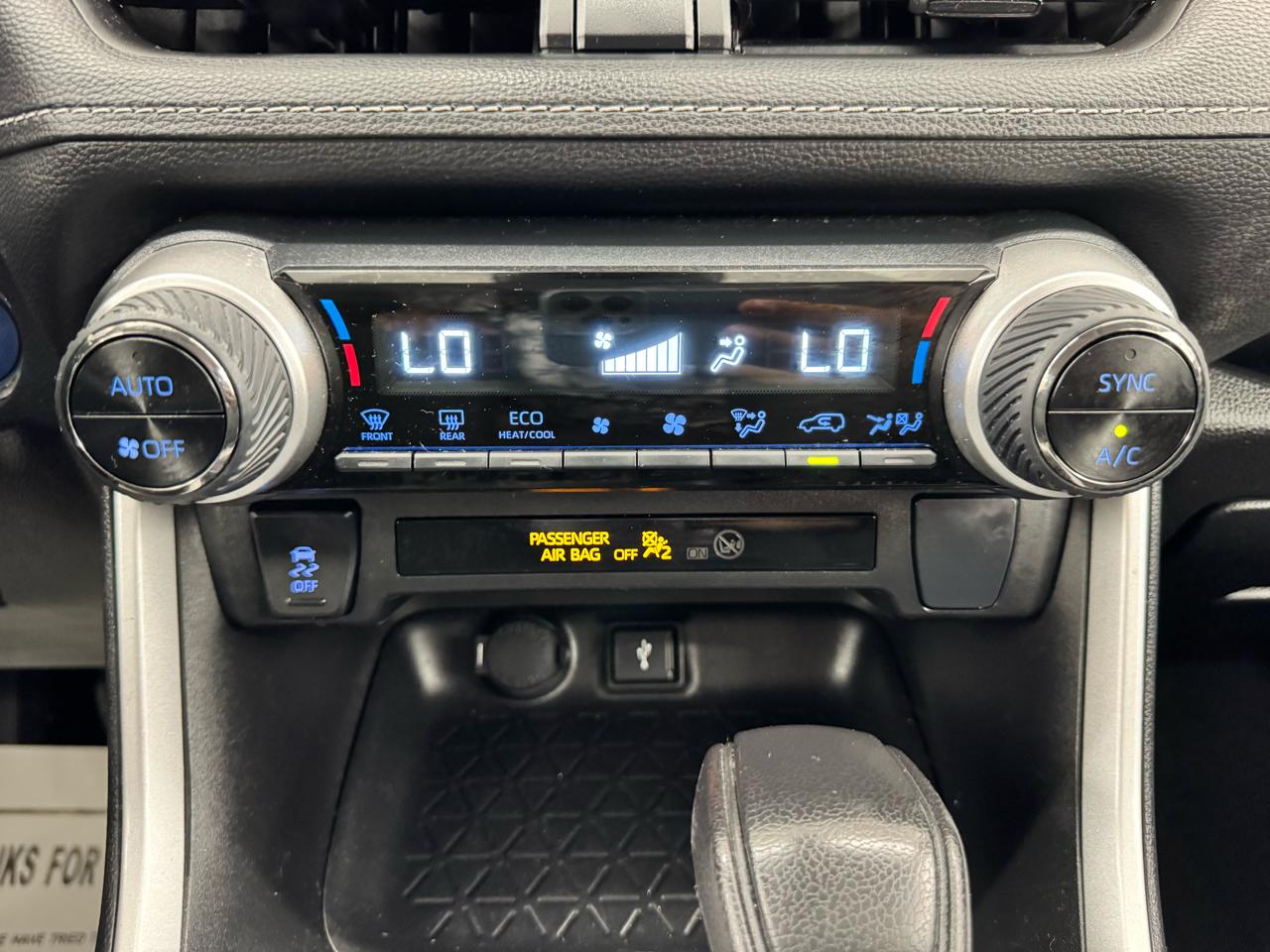 Toyota RAV4 Hybrid XLE AWD (Natl) 2022