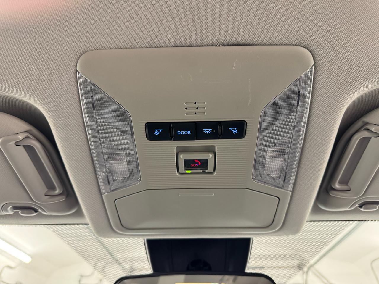 Toyota RAV4 Hybrid XLE AWD (Natl) 2022