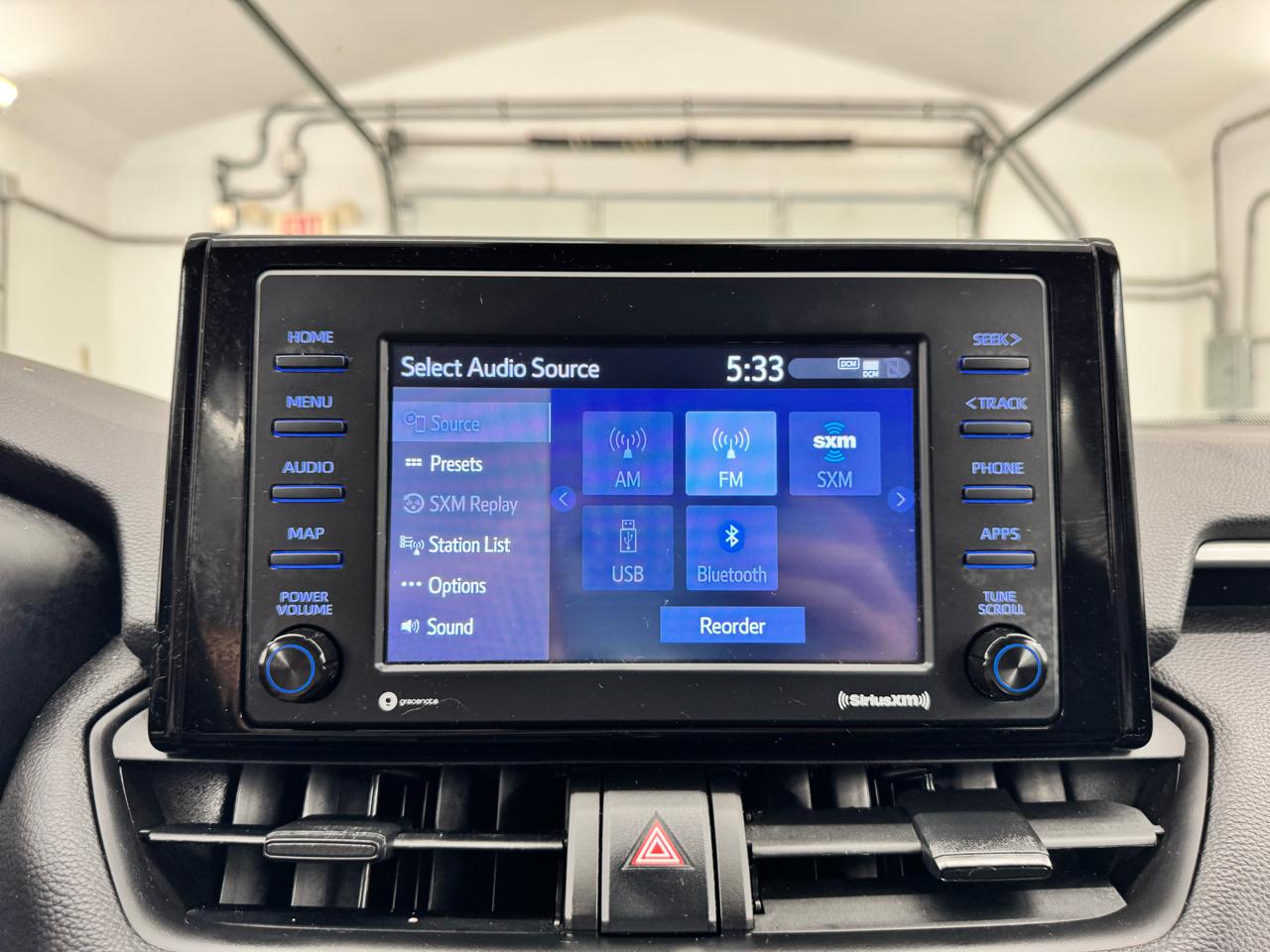 Toyota RAV4 Hybrid XLE AWD (Natl) 2022
