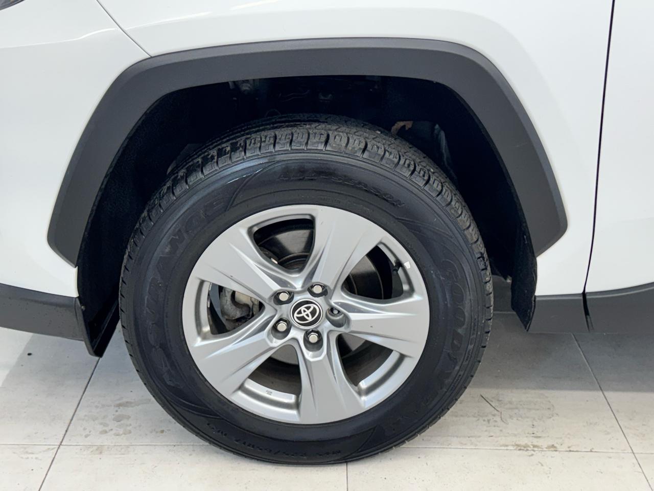 Toyota RAV4 Hybrid XLE AWD (Natl) 2022