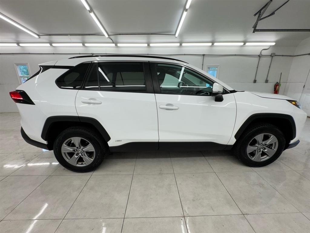 Toyota RAV4 Hybrid XLE AWD (Natl) 2022