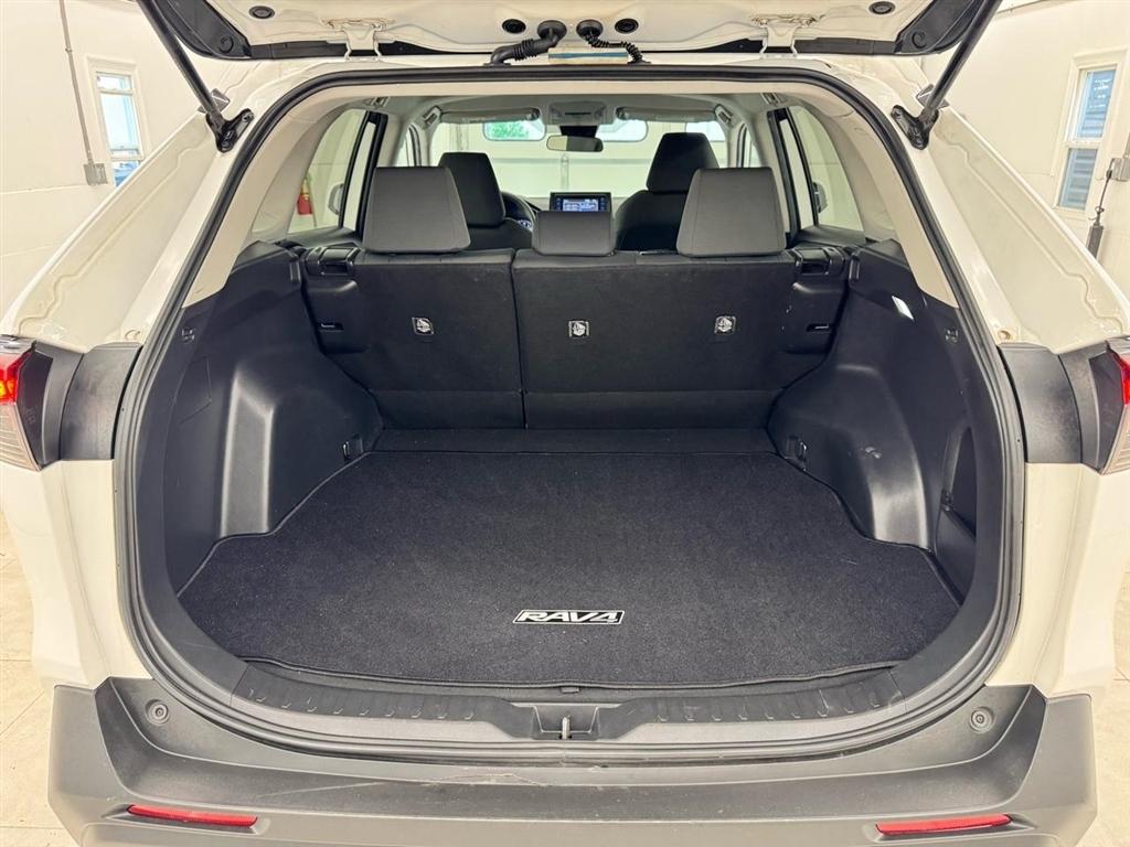 Toyota RAV4 Hybrid XLE AWD (Natl) 2022