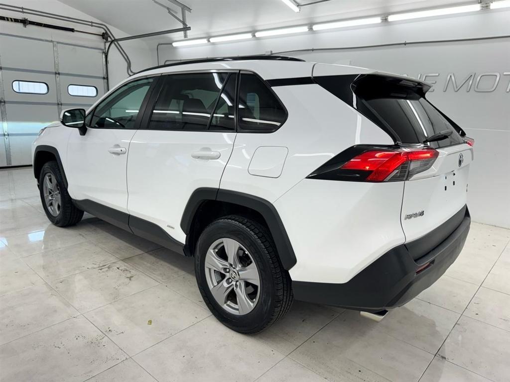 Toyota RAV4 Hybrid XLE AWD (Natl) 2022