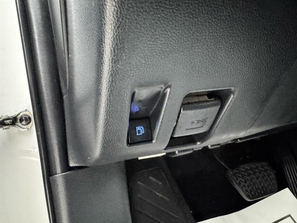 Toyota RAV4 Hybrid XLE AWD (Natl) 2022