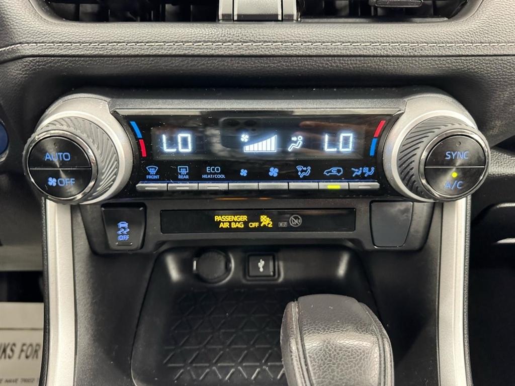 Toyota RAV4 Hybrid XLE AWD (Natl) 2022