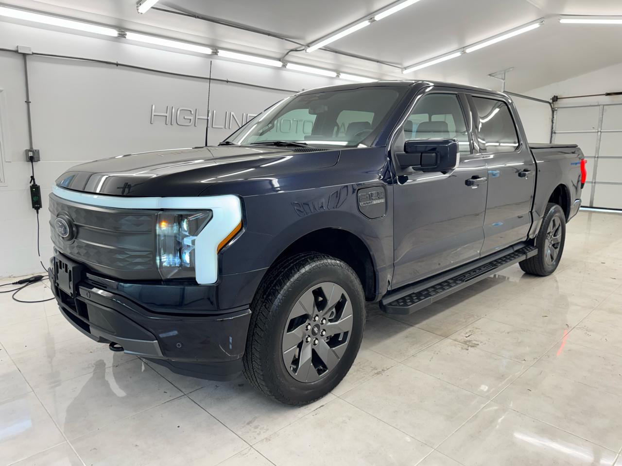 Ford F-150 Lightning LARIAT 4WD SuperCrew 5.5' Box 2023
