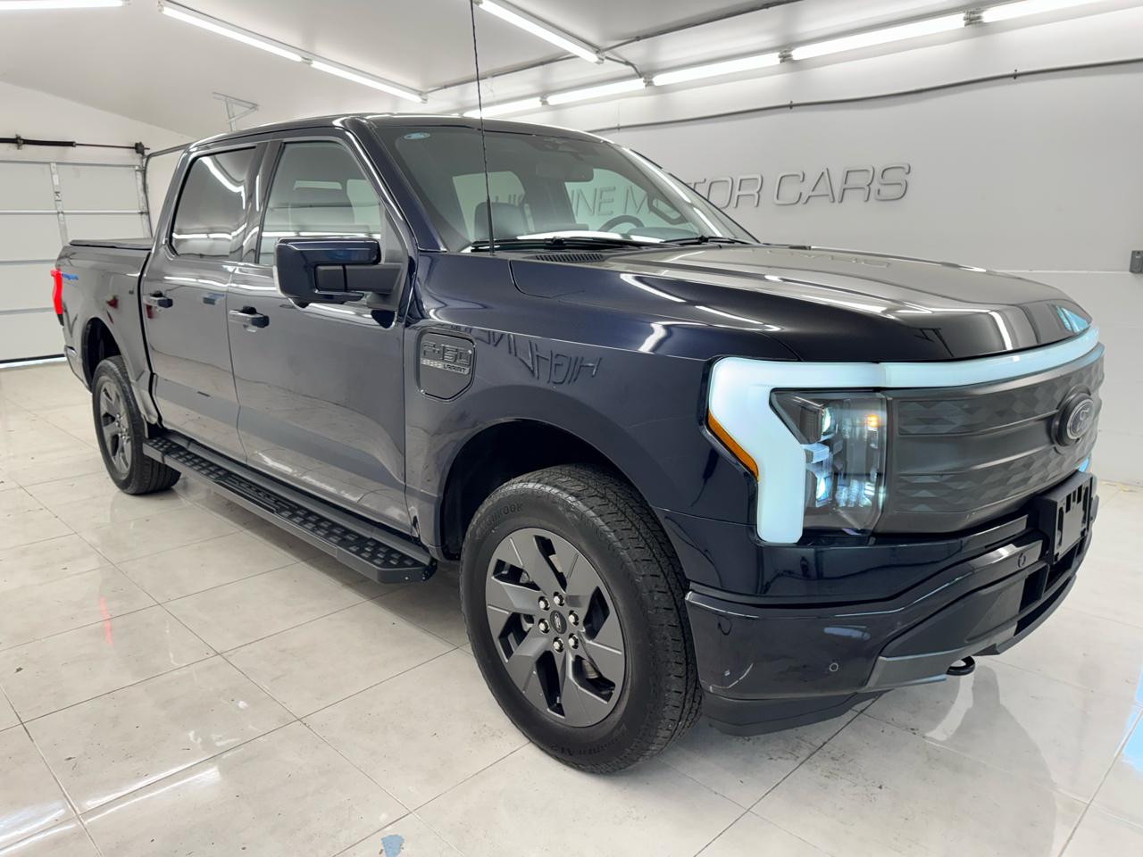 Ford F-150 Lightning LARIAT 4WD SuperCrew 5.5' Box 2023