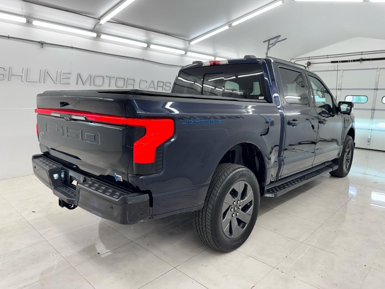Ford F-150 Lightning LARIAT 4WD SuperCrew 5.5' Box 2023