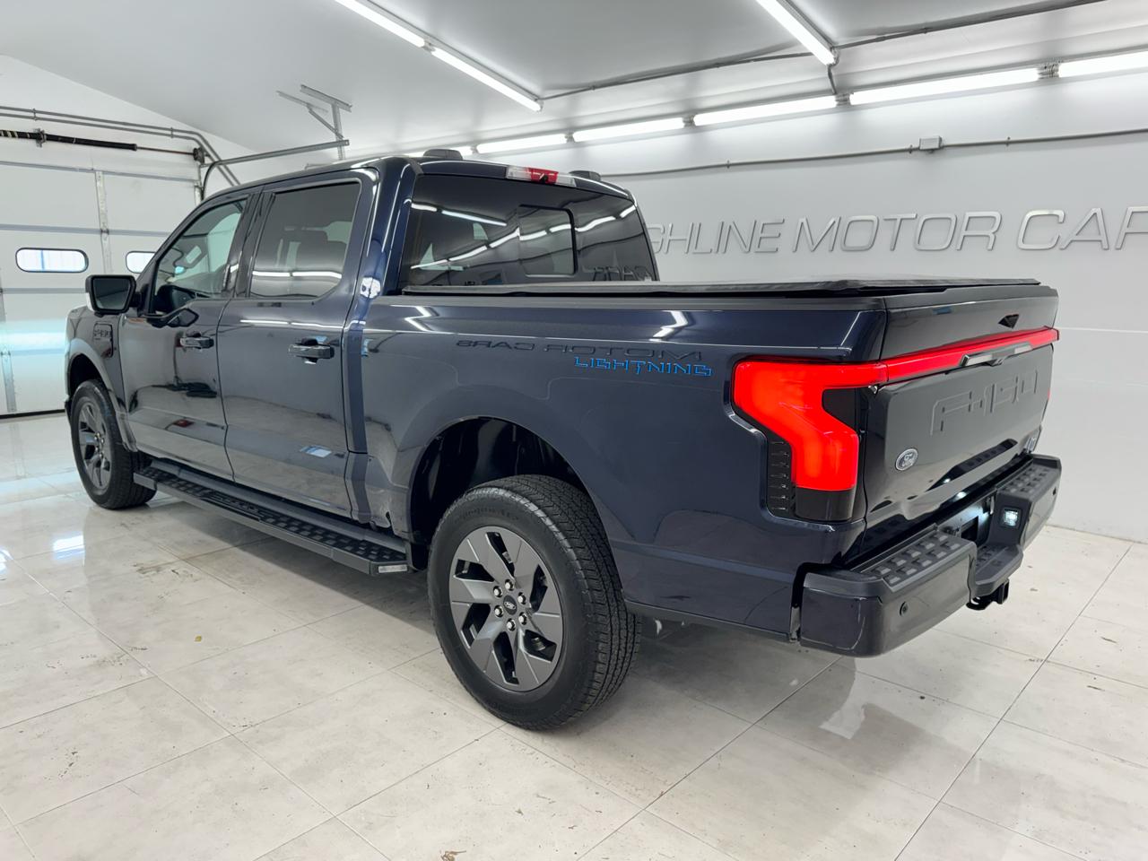 Ford F-150 Lightning LARIAT 4WD SuperCrew 5.5' Box 2023