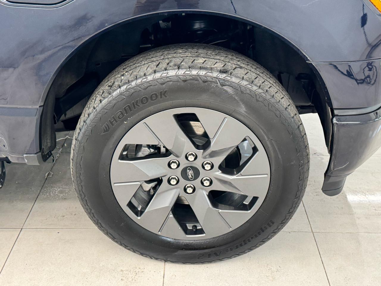 Ford F-150 Lightning LARIAT 4WD SuperCrew 5.5' Box 2023