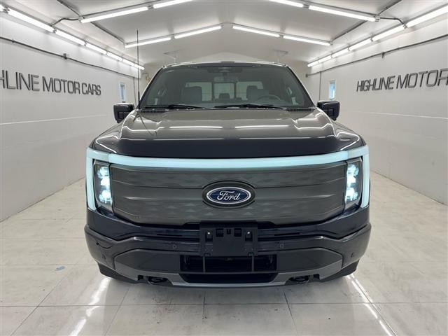 Ford F-150 Lightning LARIAT 4WD SuperCrew 5.5' Box 2023