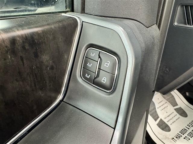 Ford F-150 Lightning LARIAT 4WD SuperCrew 5.5' Box 2023