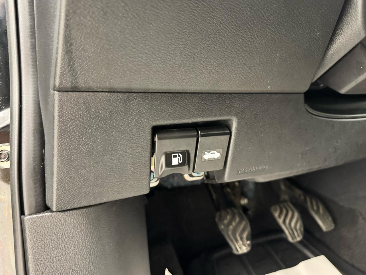 Nissan Versa S Manual 2021
