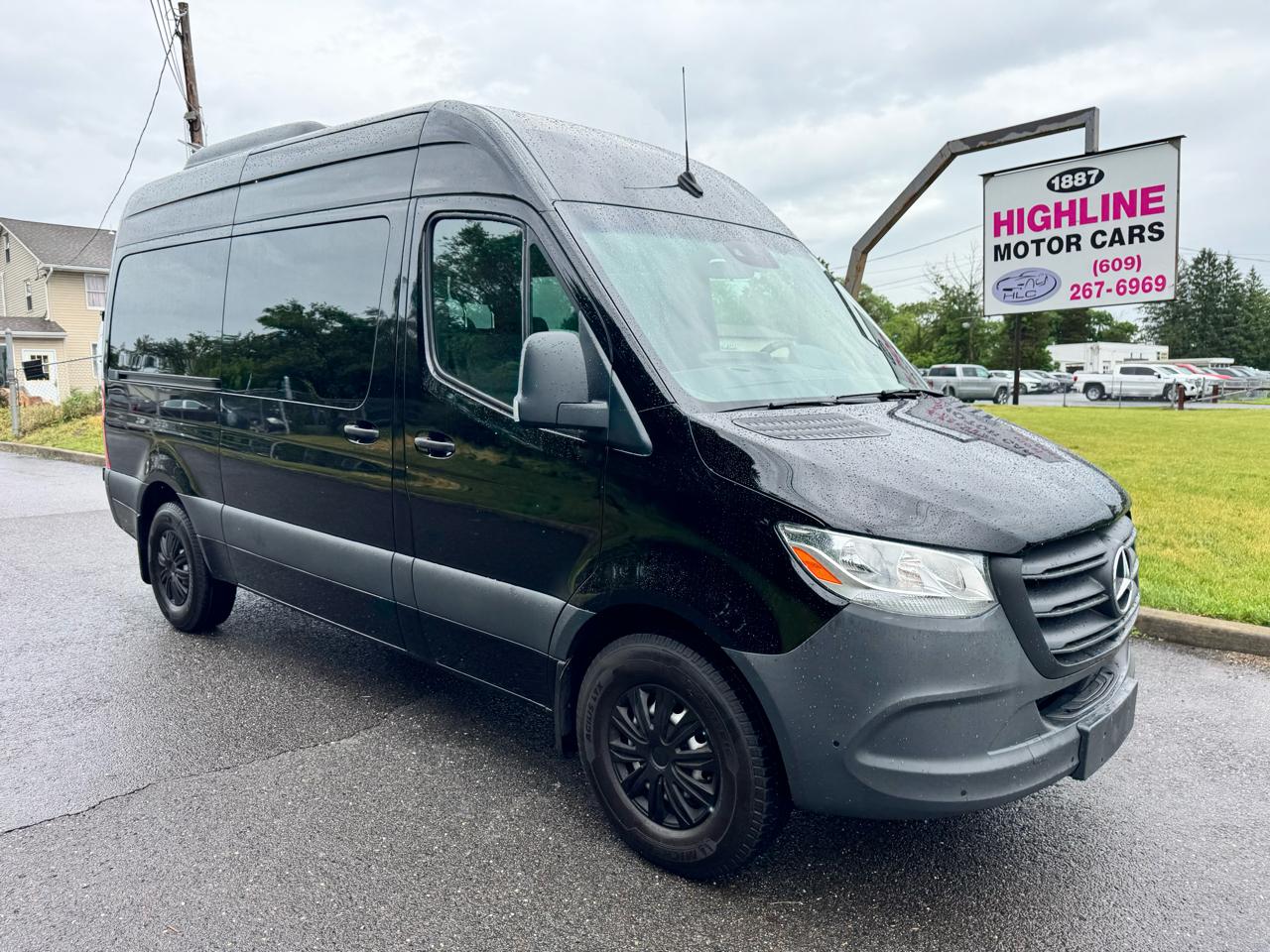 Mercedes-Benz Sprinter Passenger Van 2500 Standard Roof I4 Diesel 144" RWD 2024