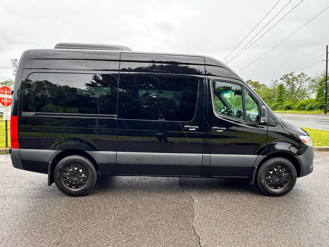 Mercedes-Benz Sprinter Passenger Van 2500 Standard Roof I4 Diesel 144" RWD 2024