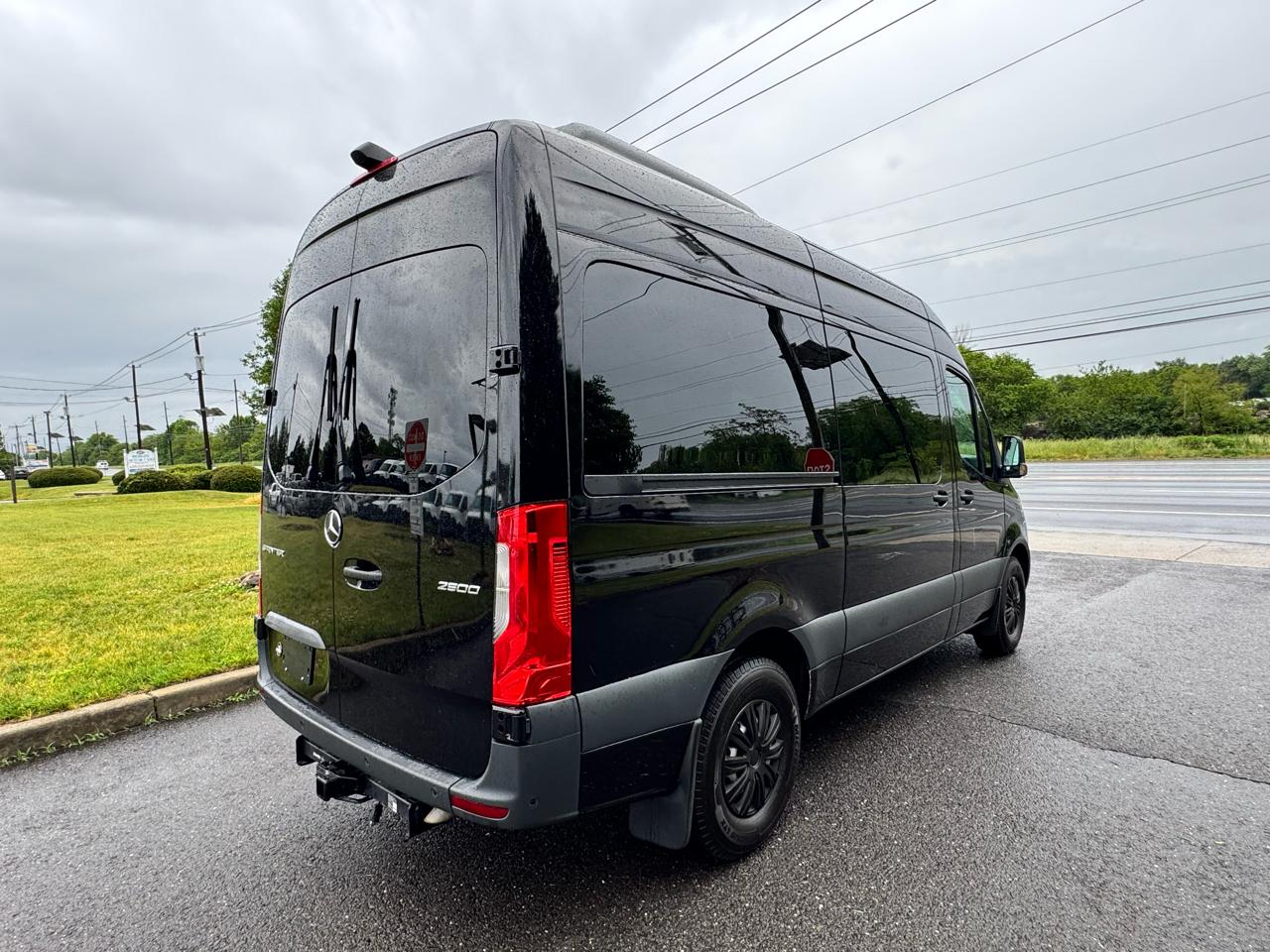 Mercedes-Benz Sprinter Passenger Van 2500 Standard Roof I4 Diesel 144" RWD 2024