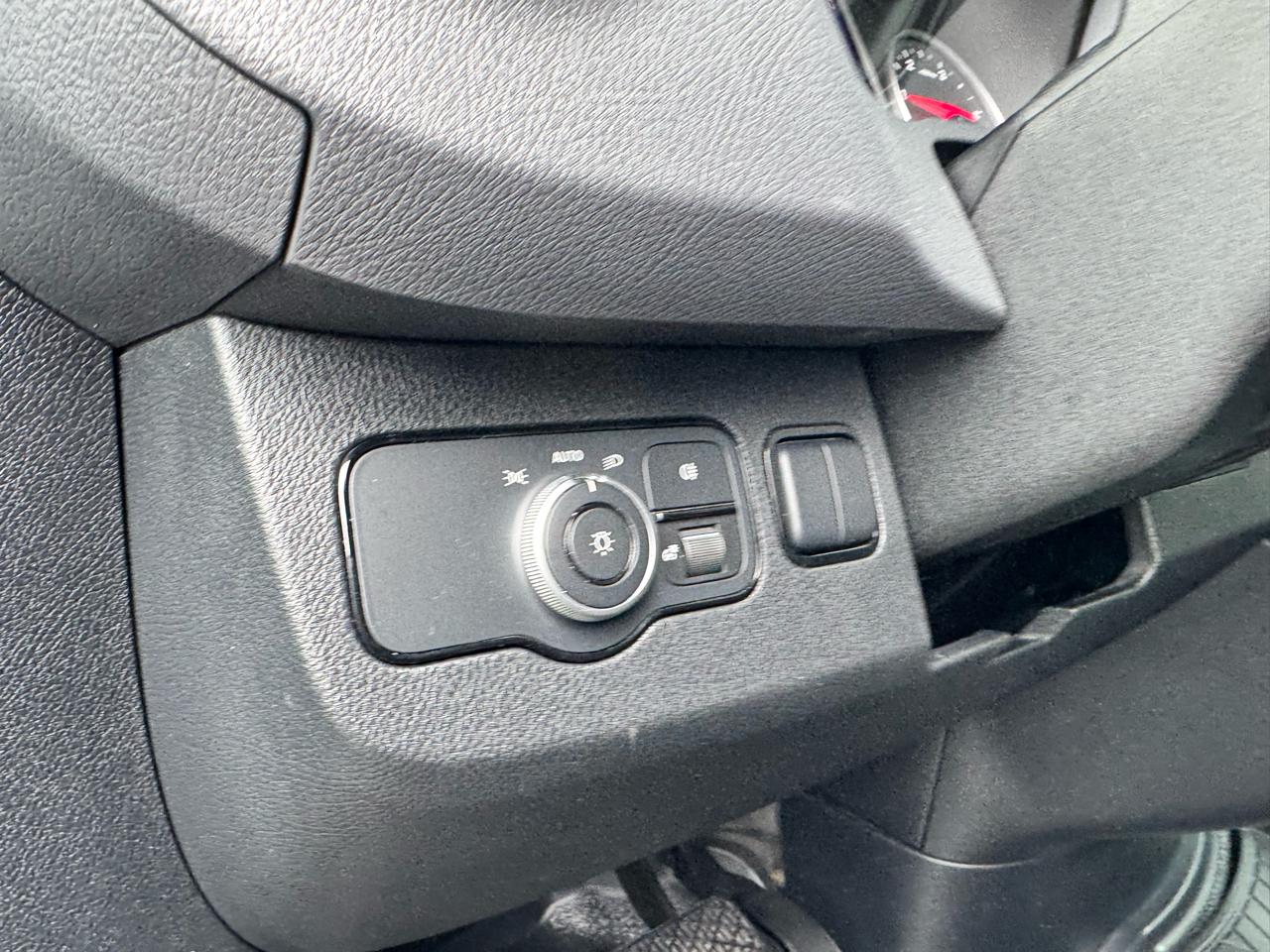 Mercedes-Benz Sprinter Passenger Van 2500 Standard Roof I4 Diesel 144" RWD 2024