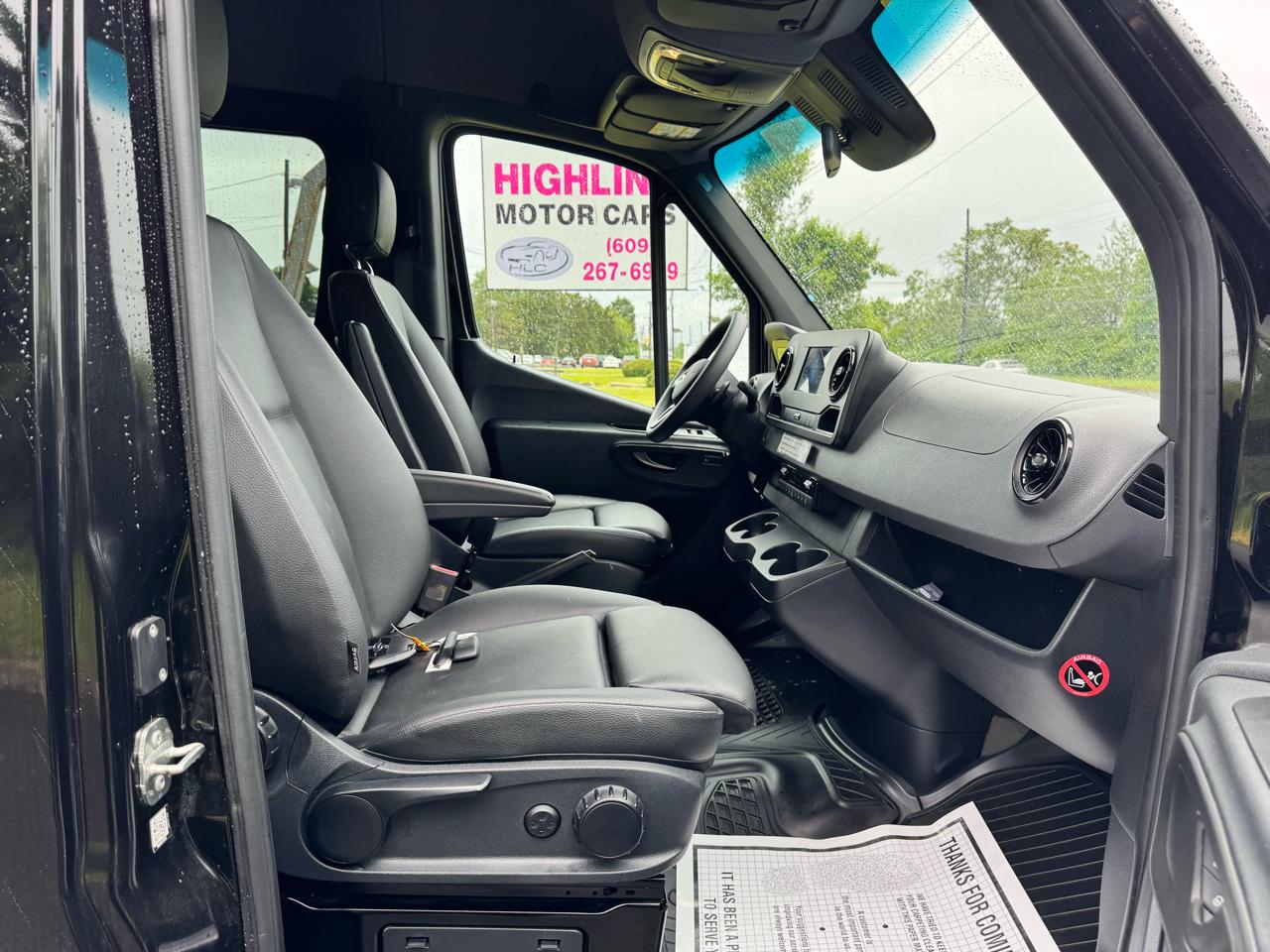 Mercedes-Benz Sprinter Passenger Van 2500 Standard Roof I4 Diesel 144" RWD 2024