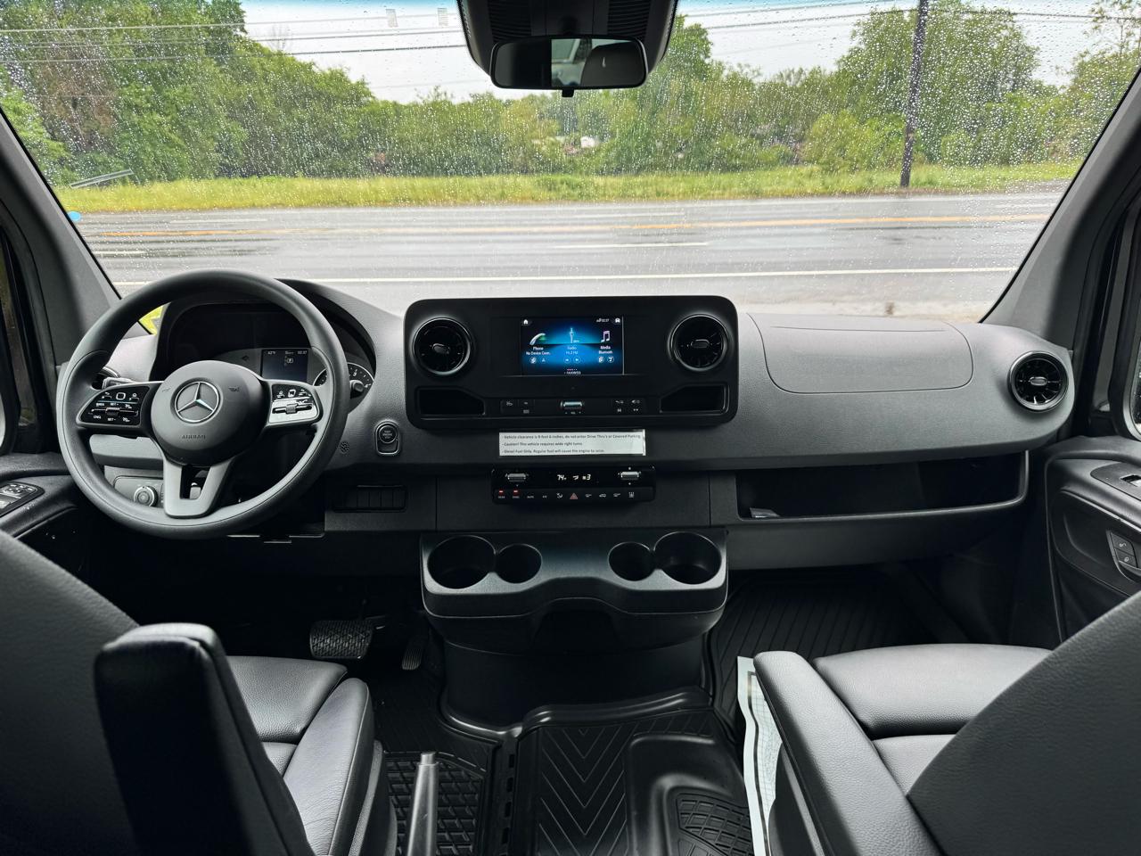 Mercedes-Benz Sprinter Passenger Van 2500 Standard Roof I4 Diesel 144" RWD 2024