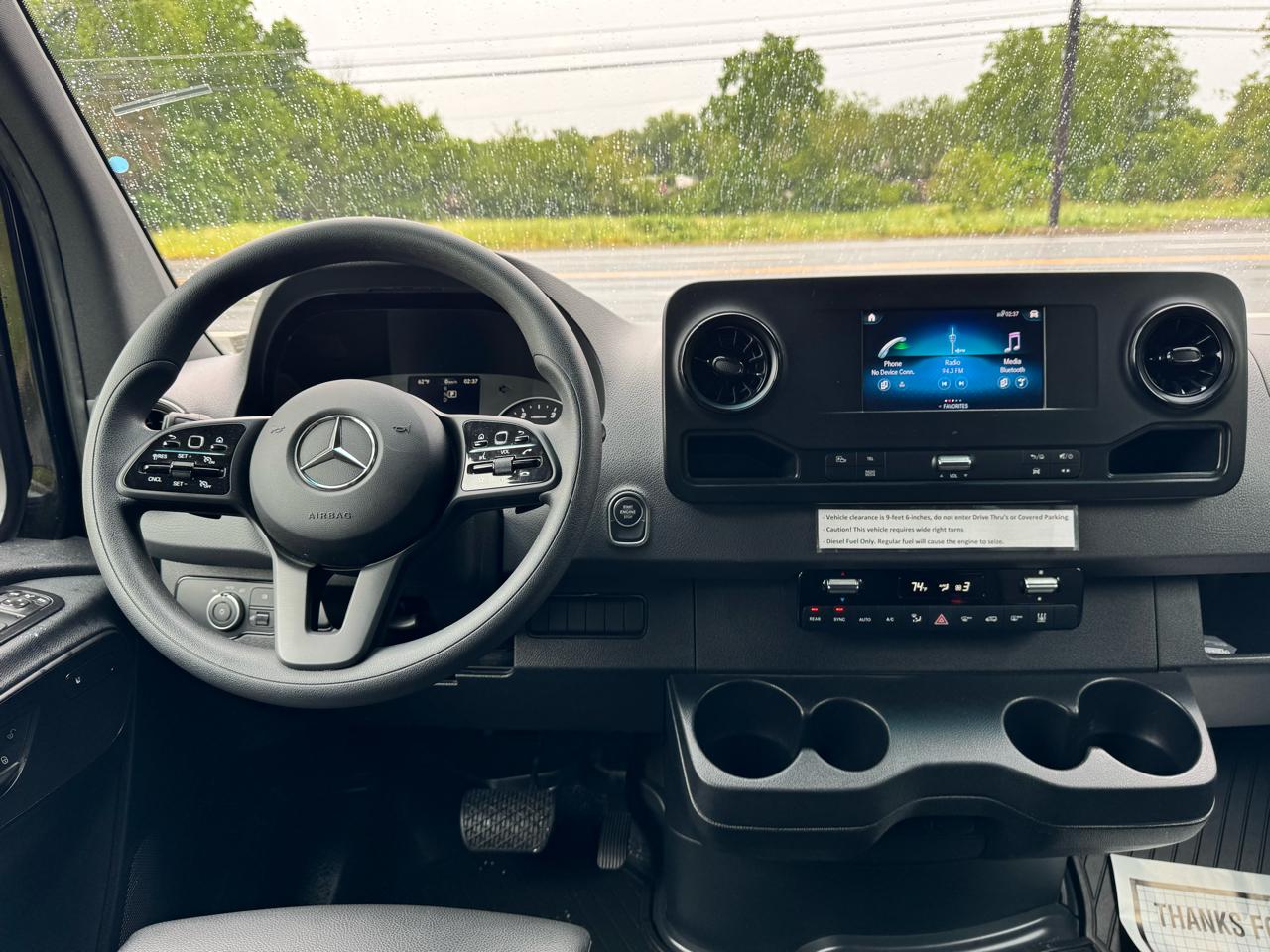 Mercedes-Benz Sprinter Passenger Van 2500 Standard Roof I4 Diesel 144" RWD 2024