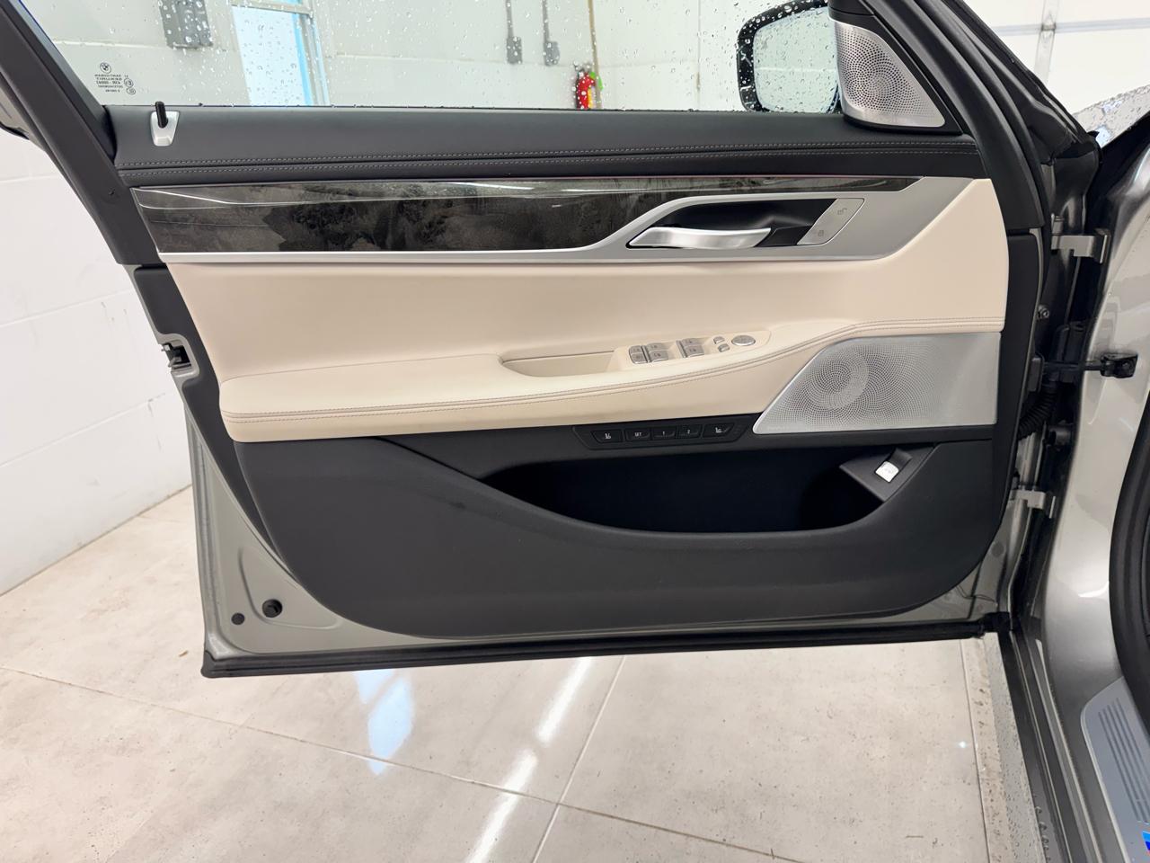 BMW 7 Series 750i xDrive Sedan 2021
