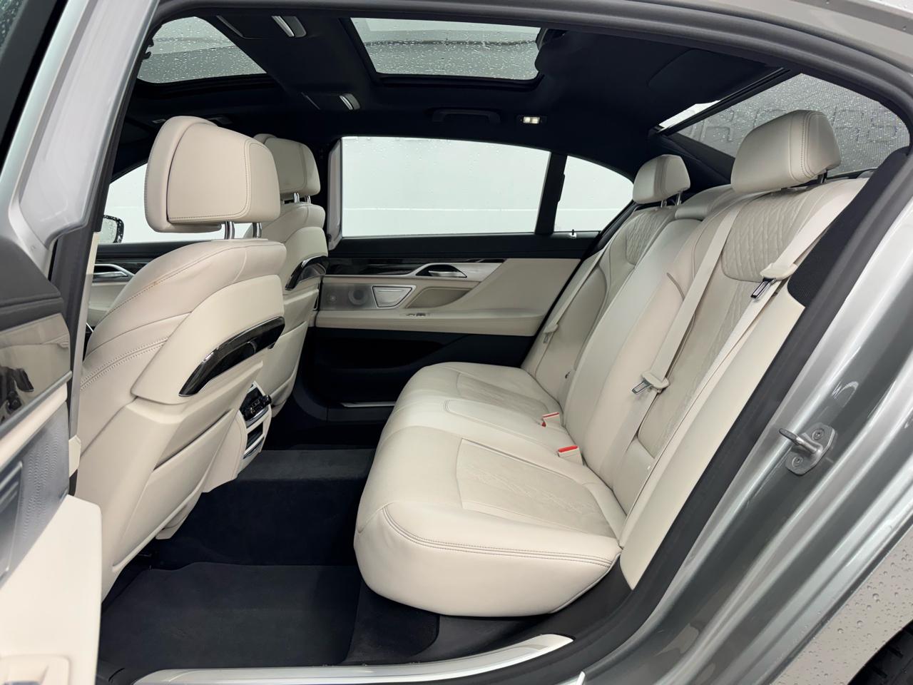 BMW 7 Series 750i xDrive Sedan 2021